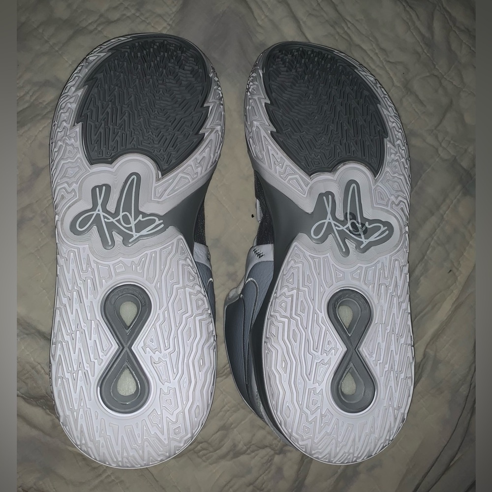 Nike Kyrie low 5 “Wolf Grey” - Picture 2 of 6